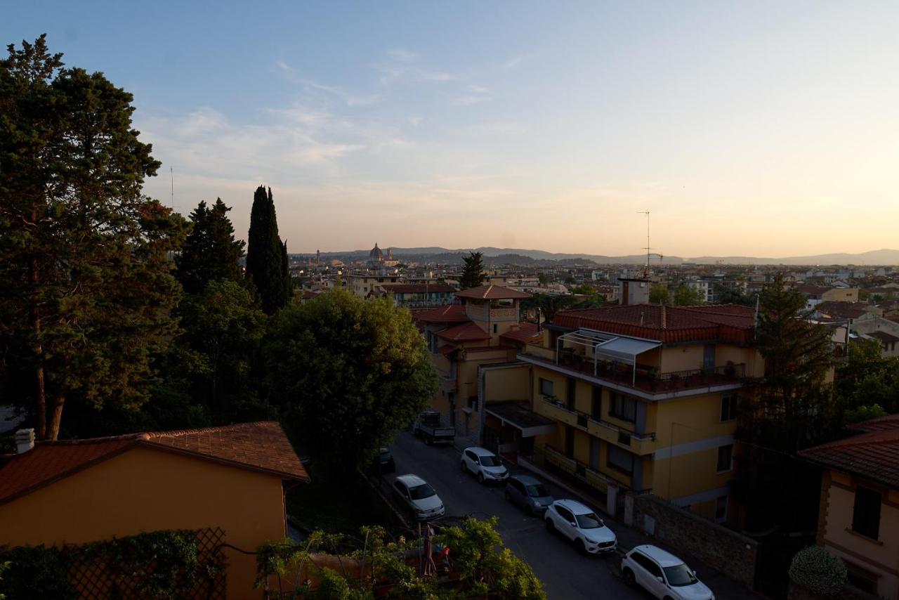 Chic Apt In Villa - Dolcevita Holiday Firenze Bagian luar foto