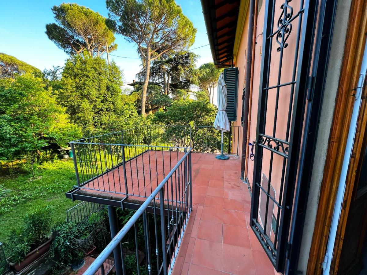 Chic Apt In Villa - Dolcevita Holiday Firenze Bagian luar foto